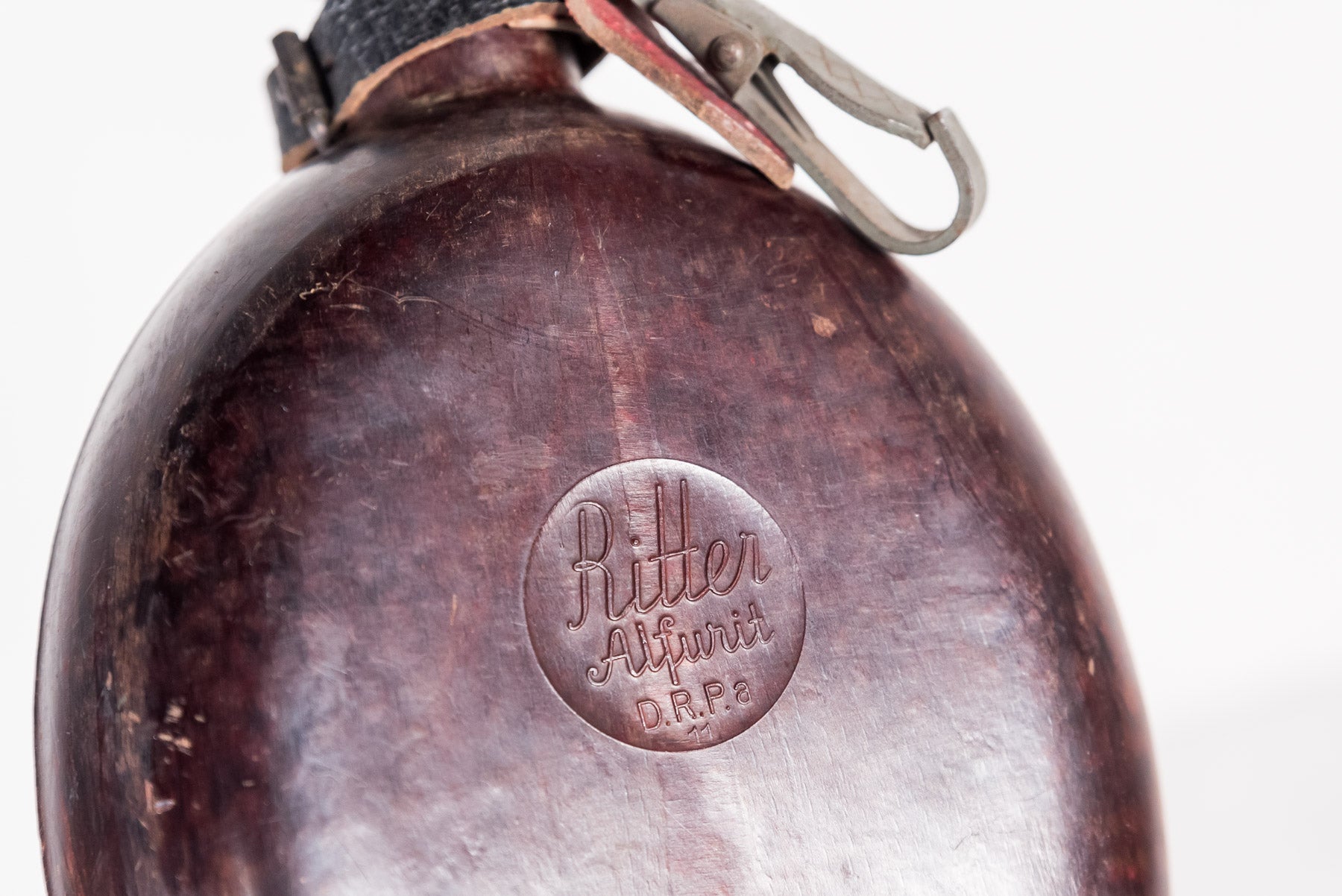 Borraccia "noce di cocco" in bakelite marcata Ritter D.R.P