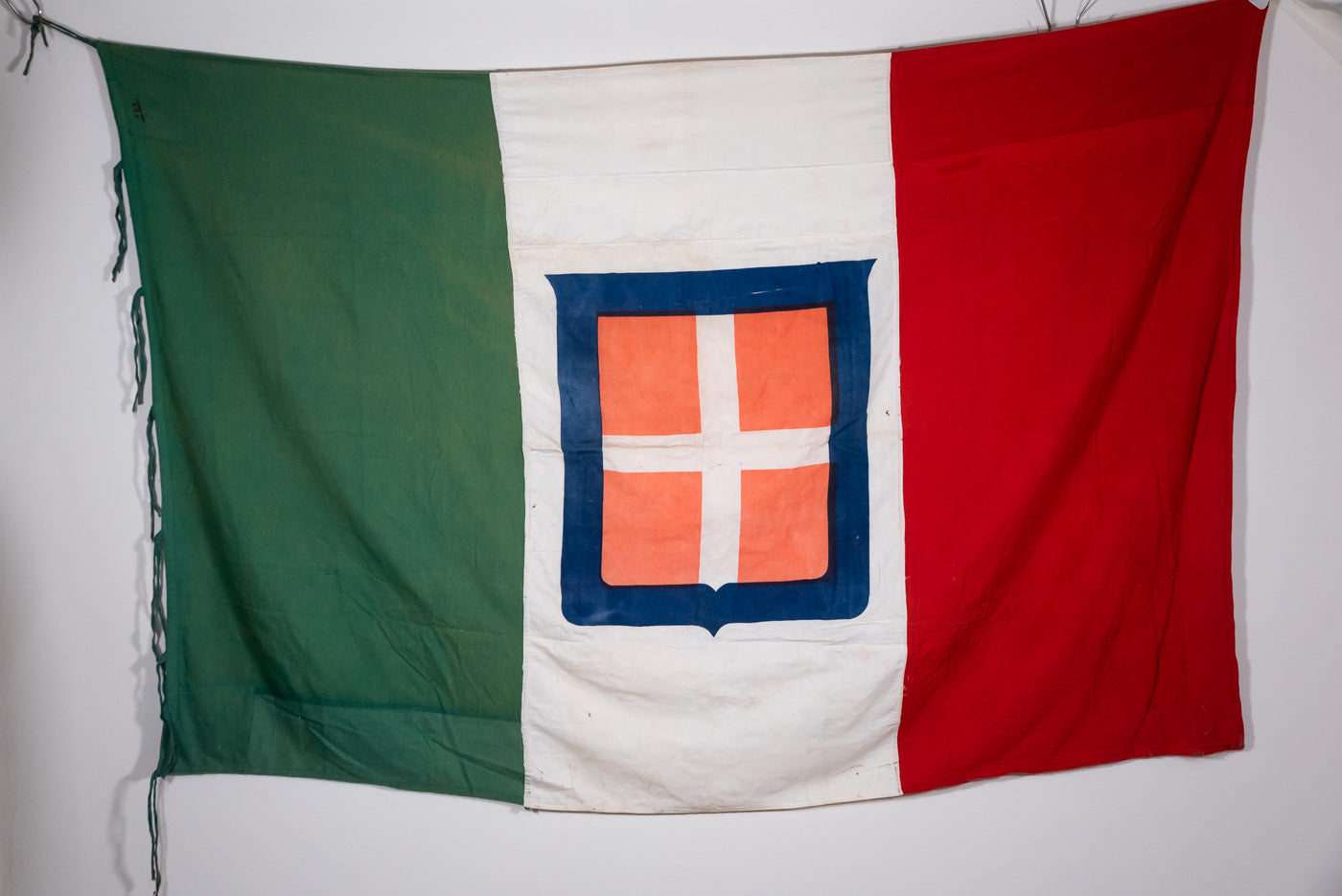 Bandiera tricolore emblema Savoia