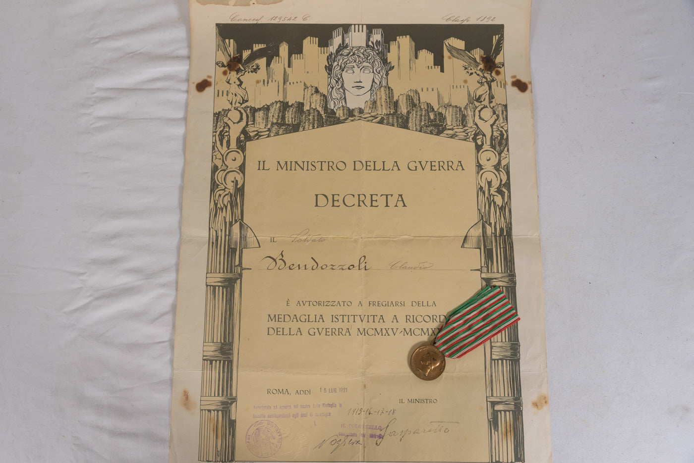 Medaglia "Coniata del bronzo nemico" WW1 con attestato