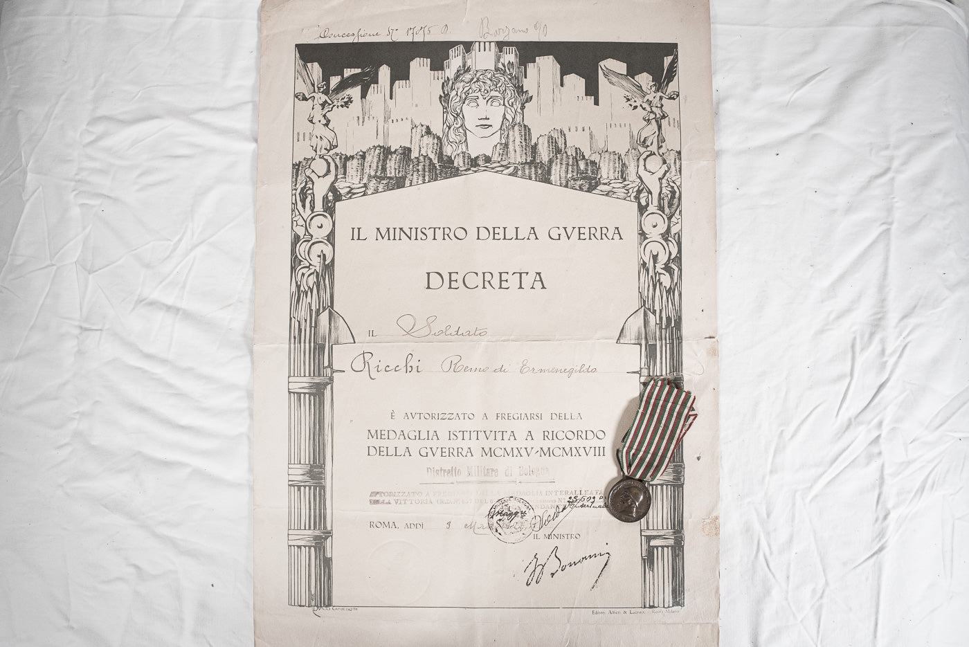 Medaglia "Coniata del bronzo nemico" WW1 con attestato