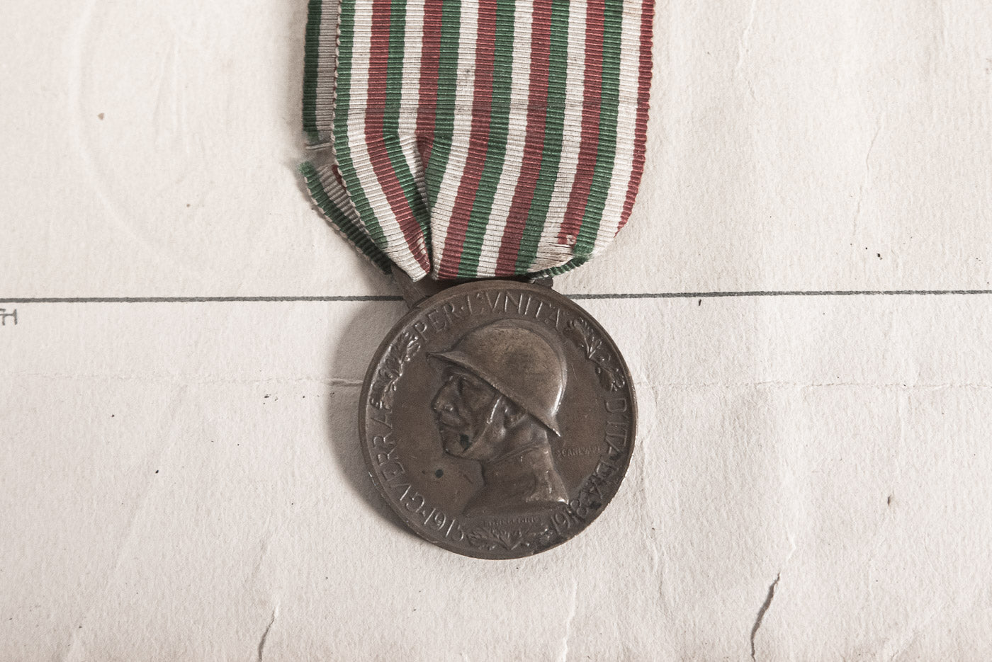 Medaglia "Coniata del bronzo nemico" WW1 con attestato