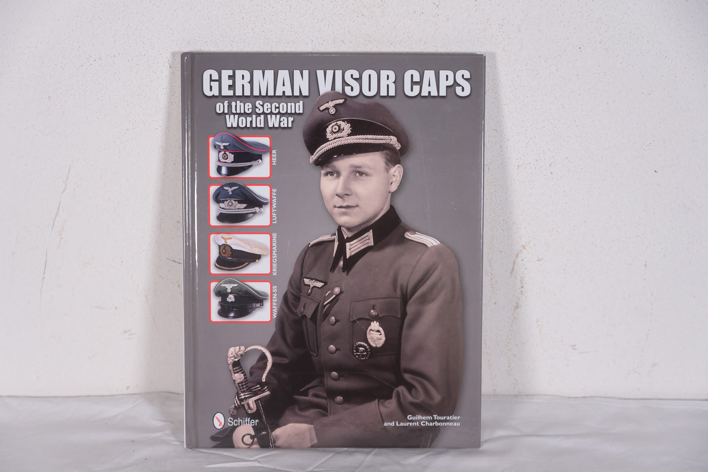 "German visor cap of the WW2" Guilhem Touratier - Laurient Charnonneau 2013