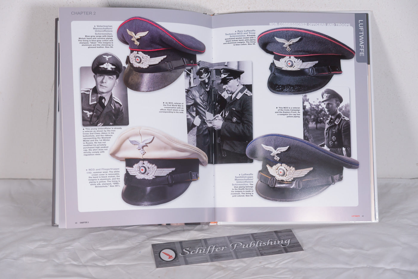 "German visor cap of the WW2" Guilhem Touratier - Laurient Charnonneau 2013