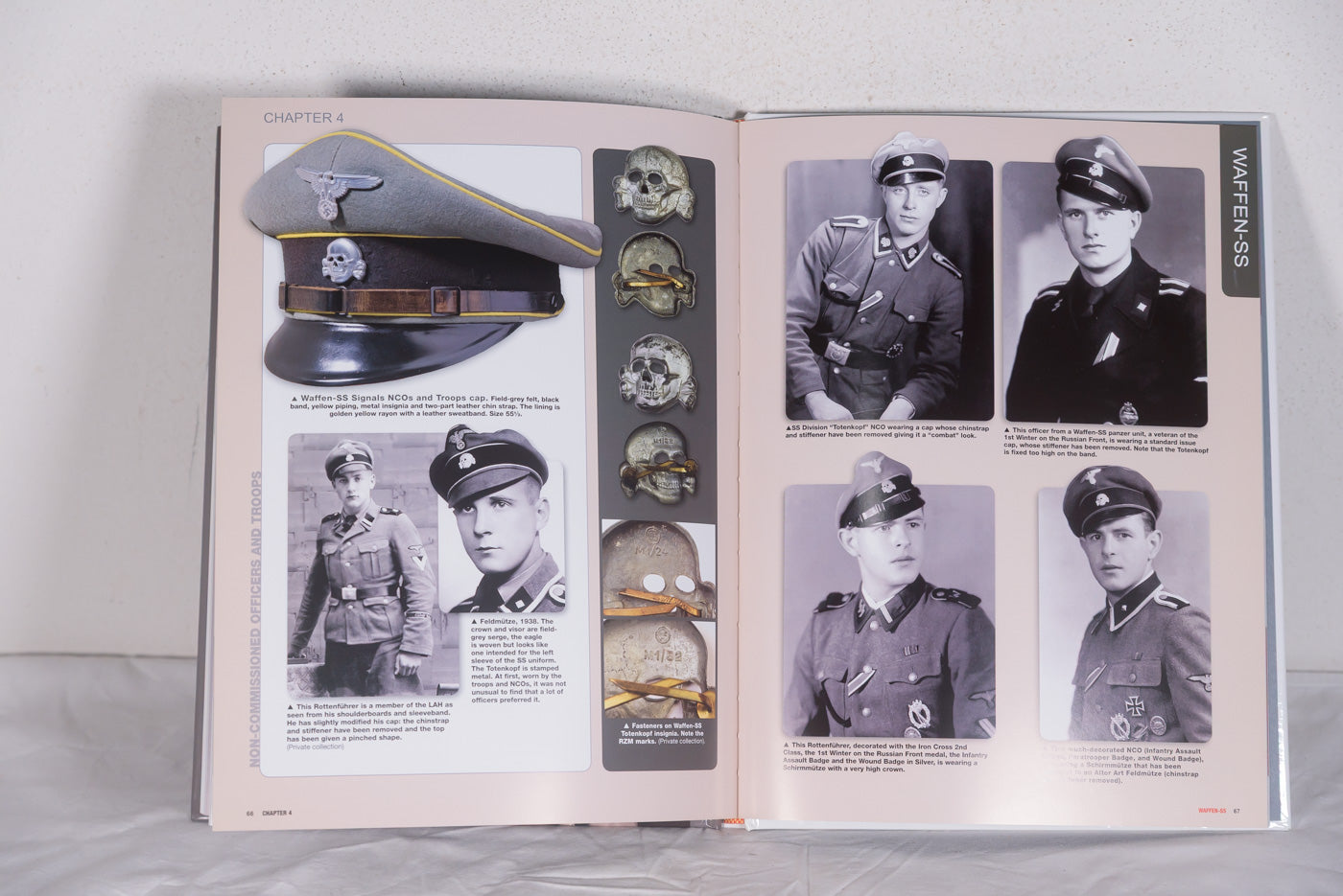 "German visor cap of the WW2" Guilhem Touratier - Laurient Charnonneau 2013