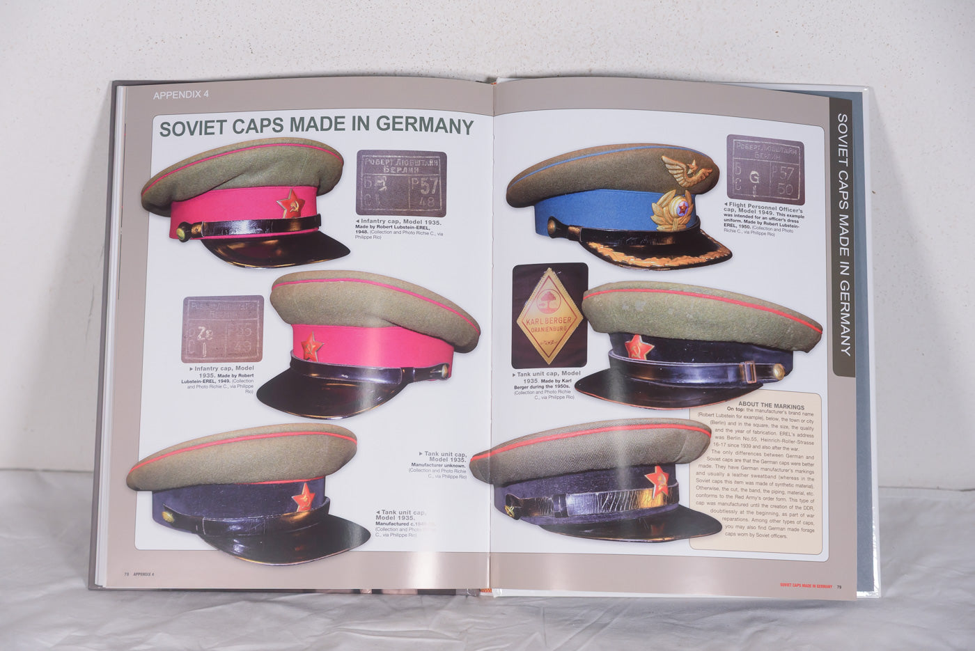 "German visor cap of the WW2" Guilhem Touratier - Laurient Charnonneau 2013