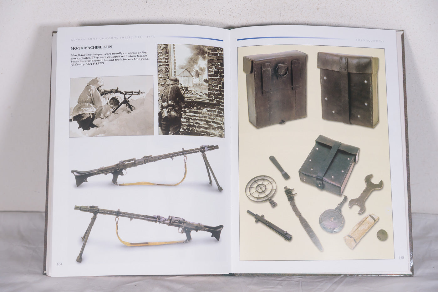 "German Army Uniforms - Heer 1933-45" - 2002