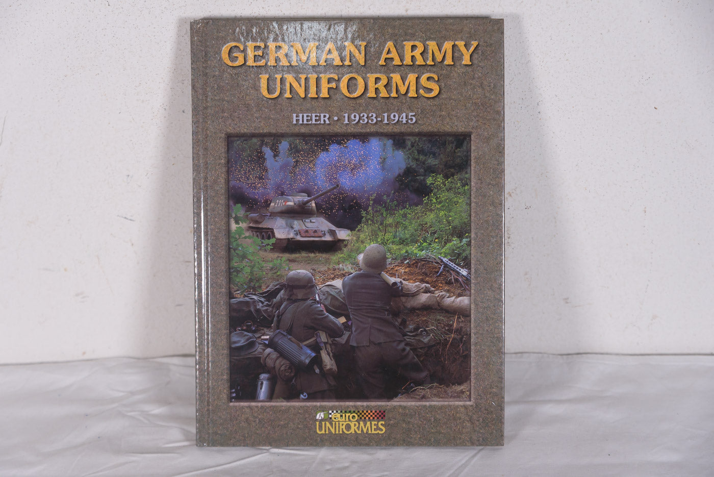 "German Army Uniforms - Heer 1933-45" - 2002