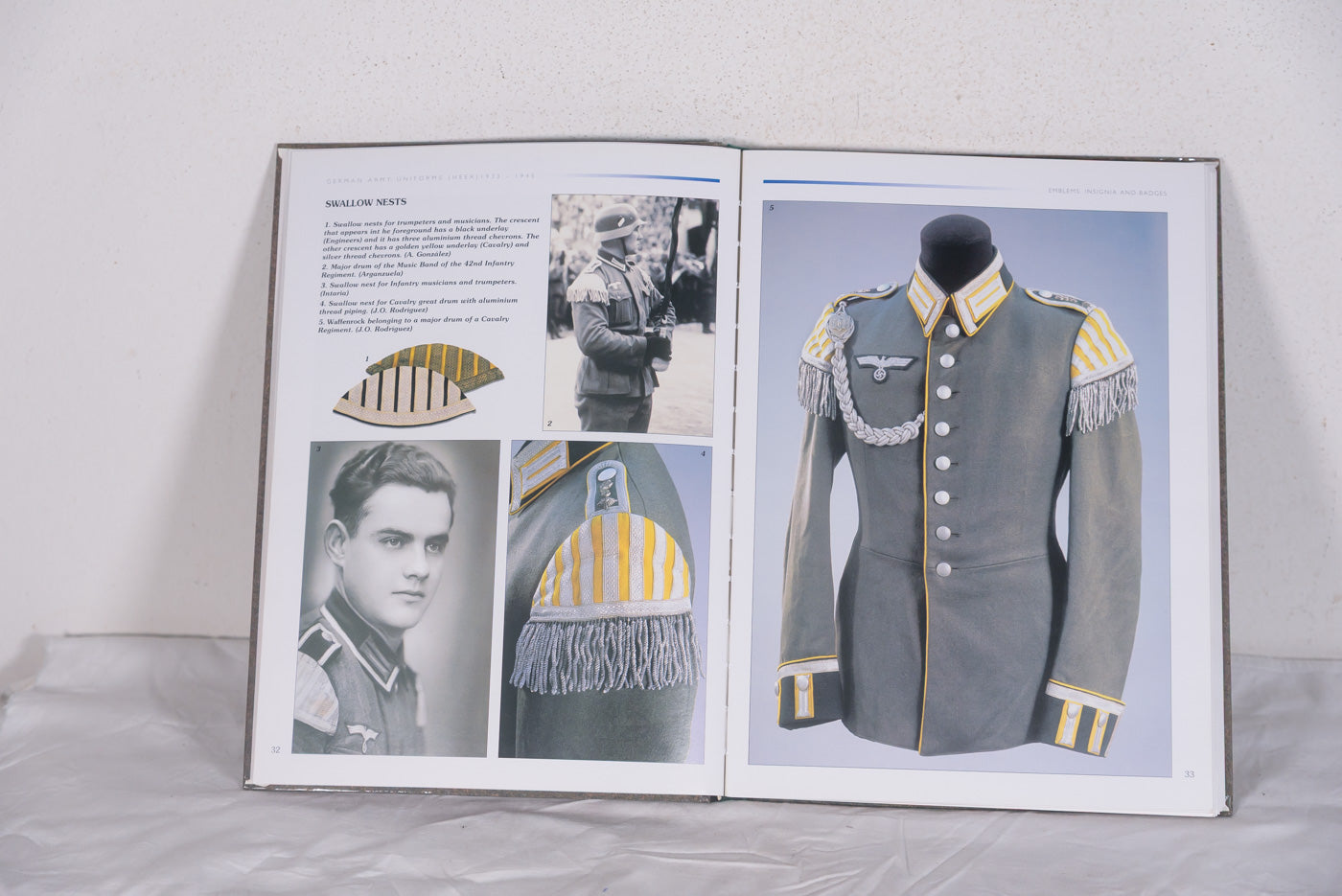 "German Army Uniforms - Heer 1933-45" - 2002
