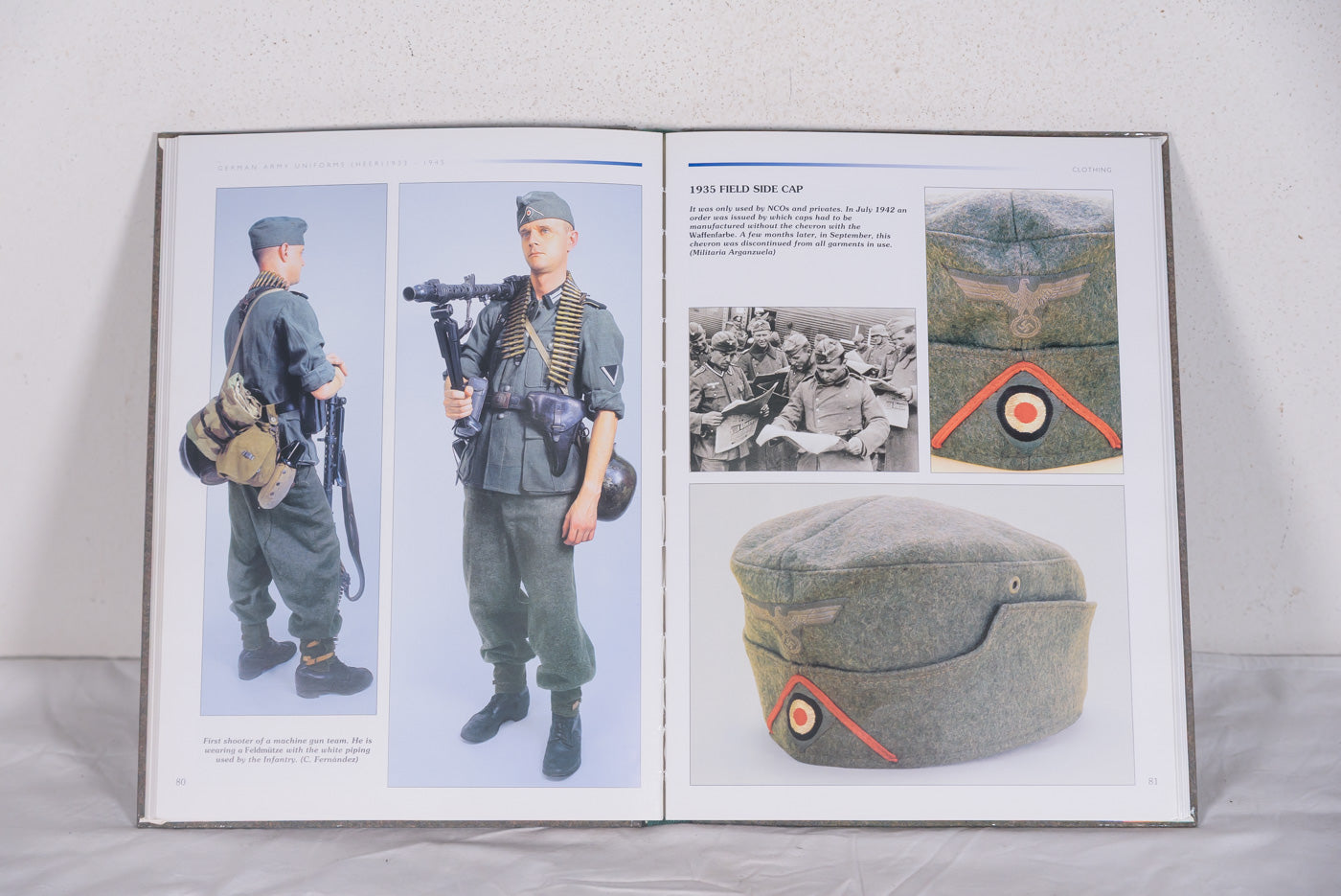"German Army Uniforms - Heer 1933-45" - 2002