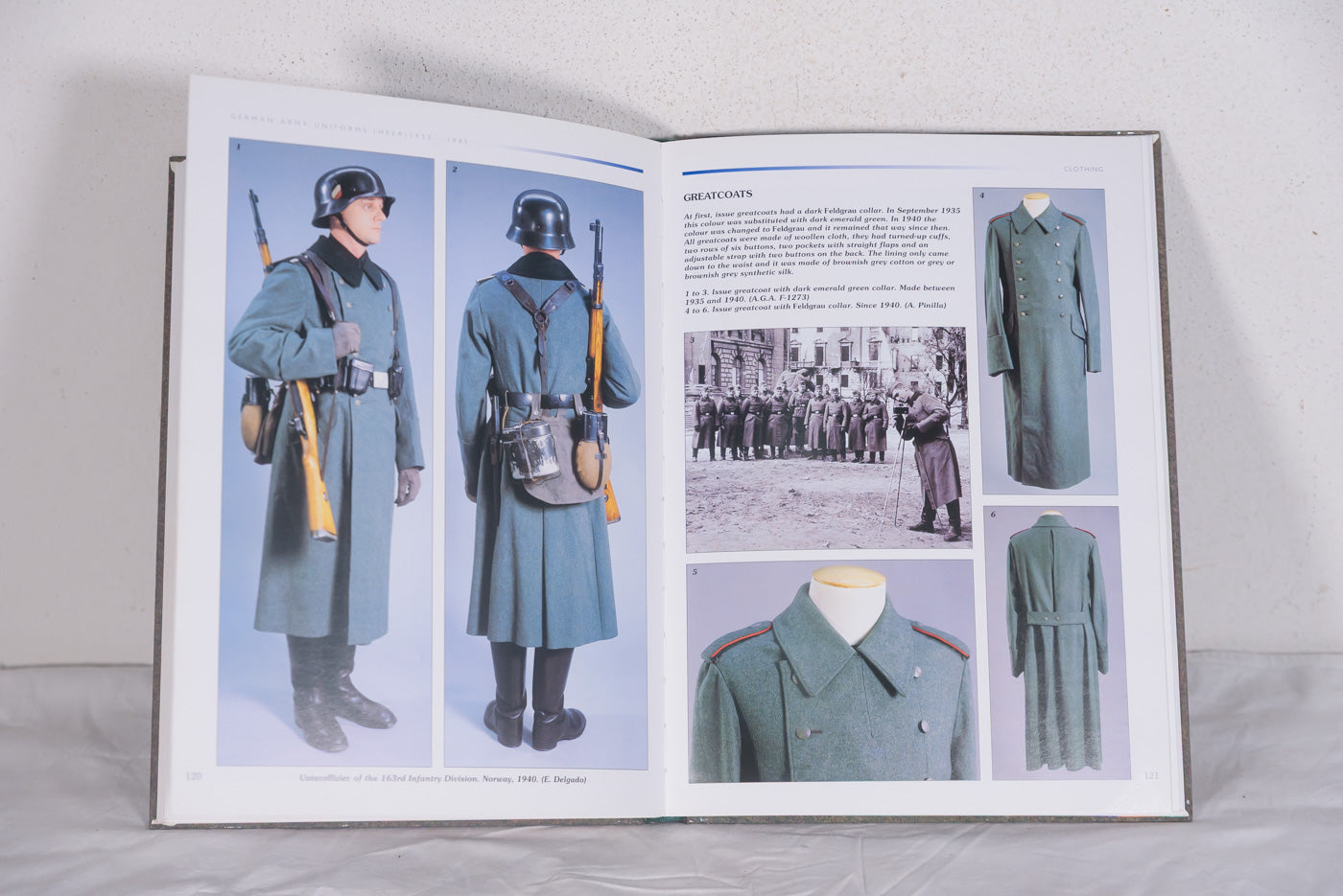 "German Army Uniforms - Heer 1933-45" - 2002