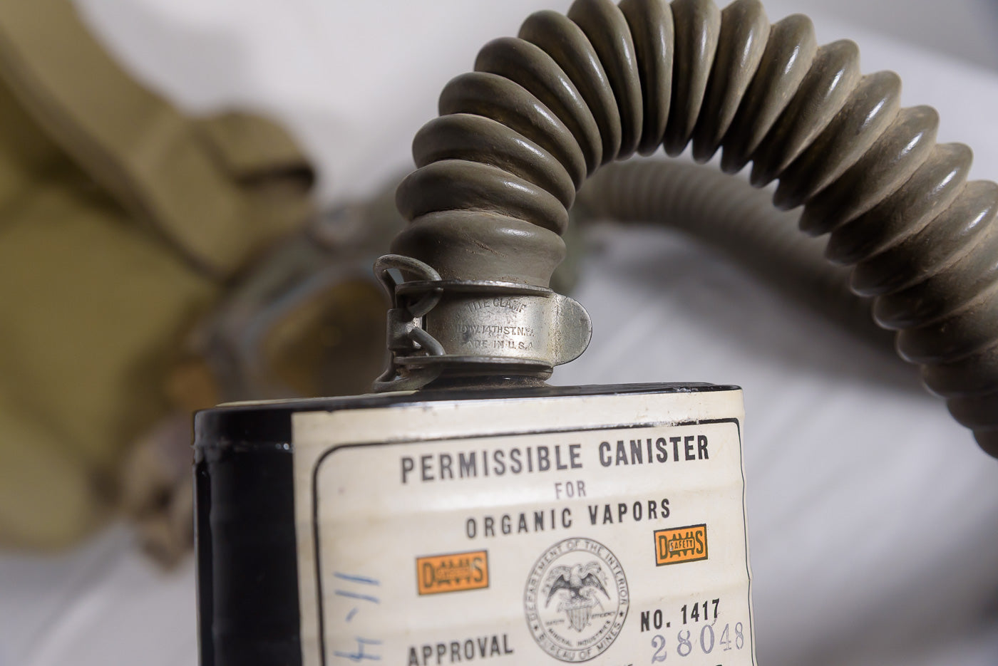 US Army WW2 - Gas mask Service M.3