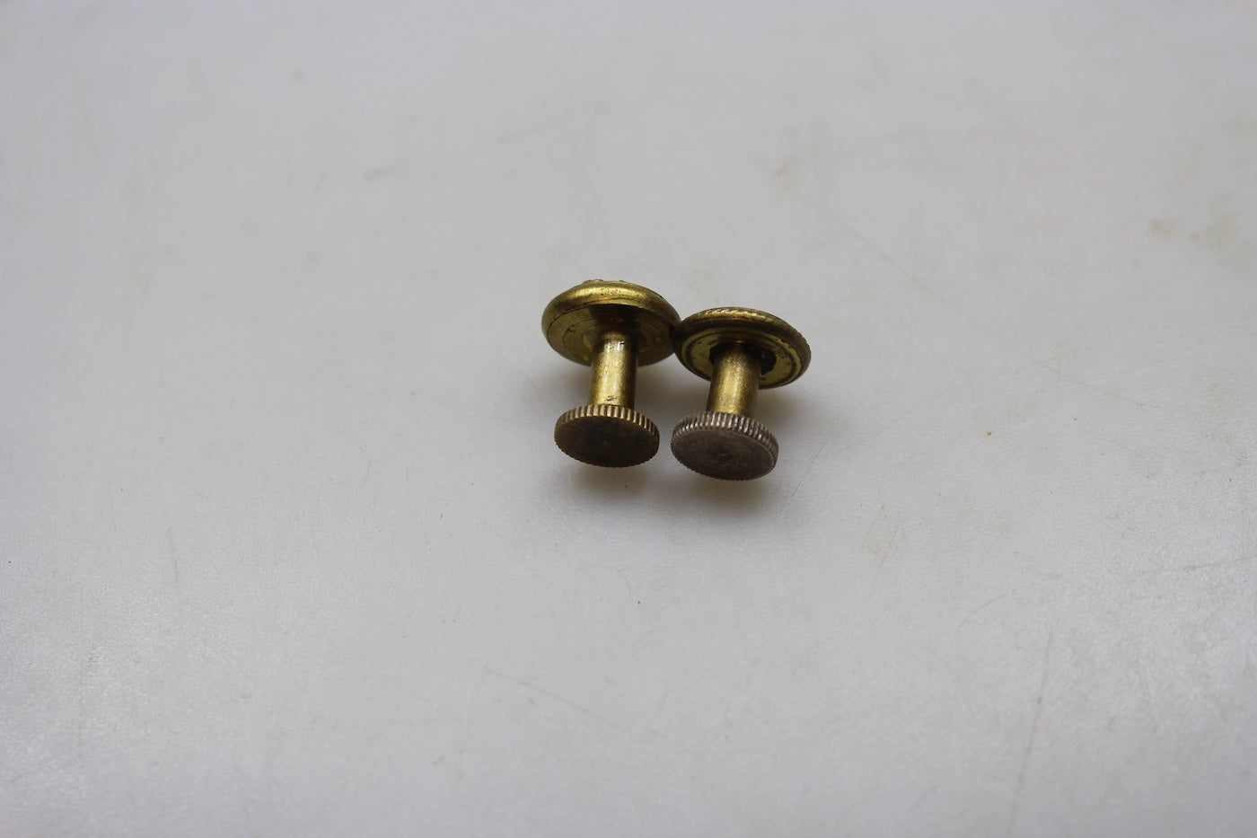 Coppia bottoni spalline Ufficiale REI WW2