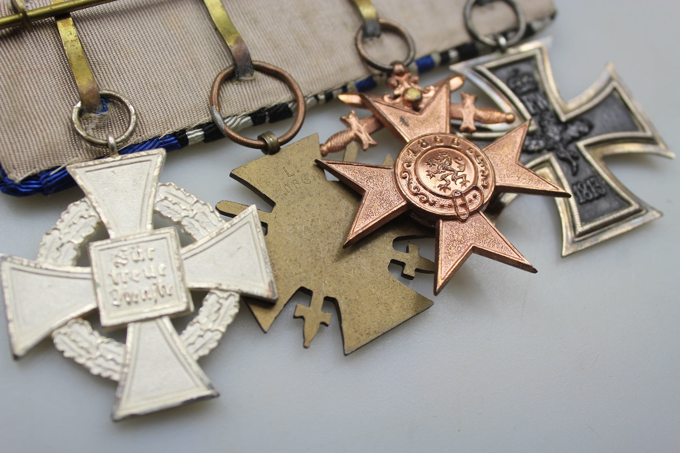 Spange con 4 decorazioni degli anni 20/30'
