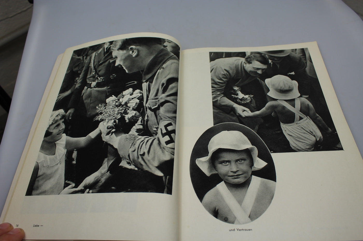 “Jugend um Hitler " – H.Hoffmann