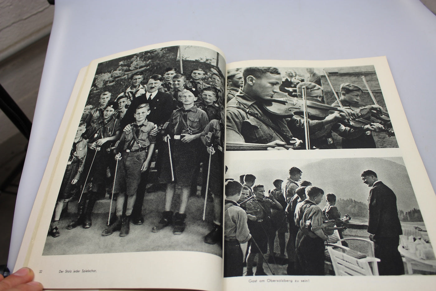 “Jugend um Hitler " – H.Hoffmann