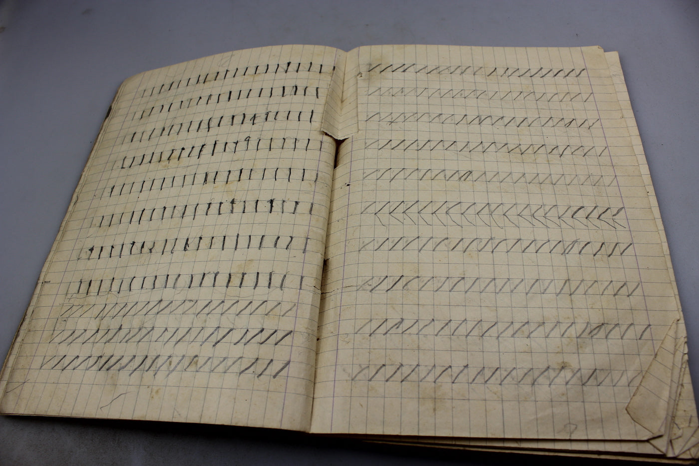 Quaderno scolastico del periodo del Ventennio