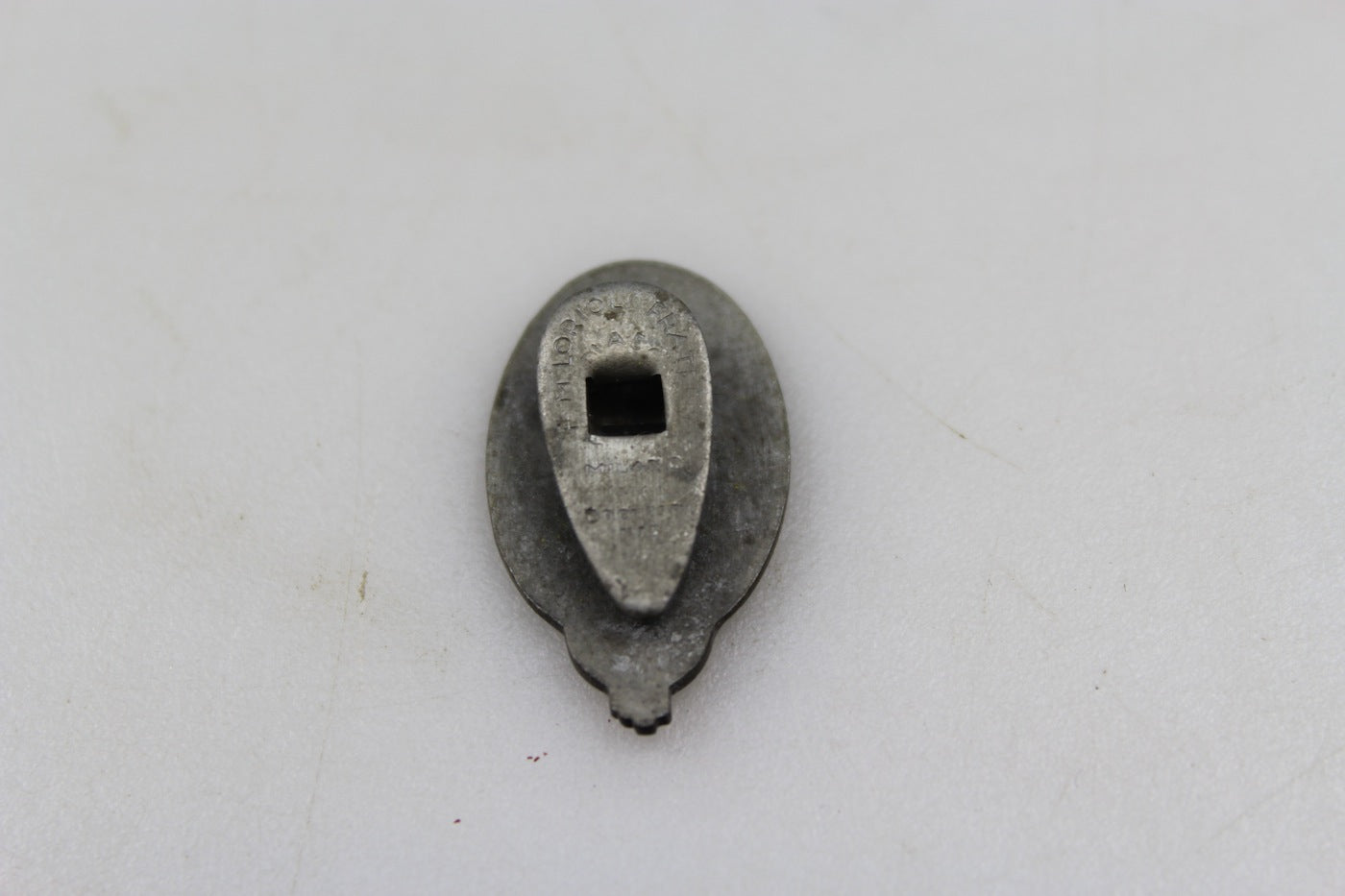 Pin da bavero GIL produzione di fine guerra