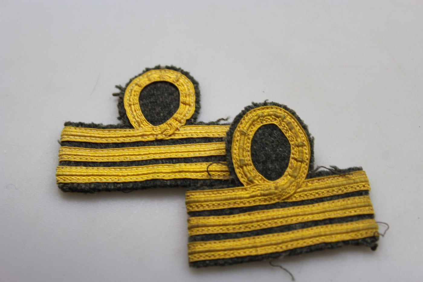 Coppia gradi Capitano REI WW 2