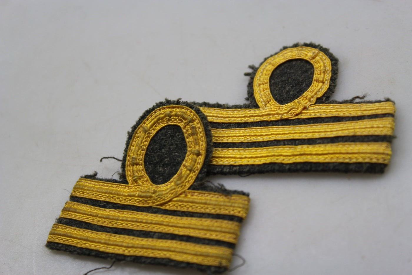Coppia gradi Capitano REI WW 2