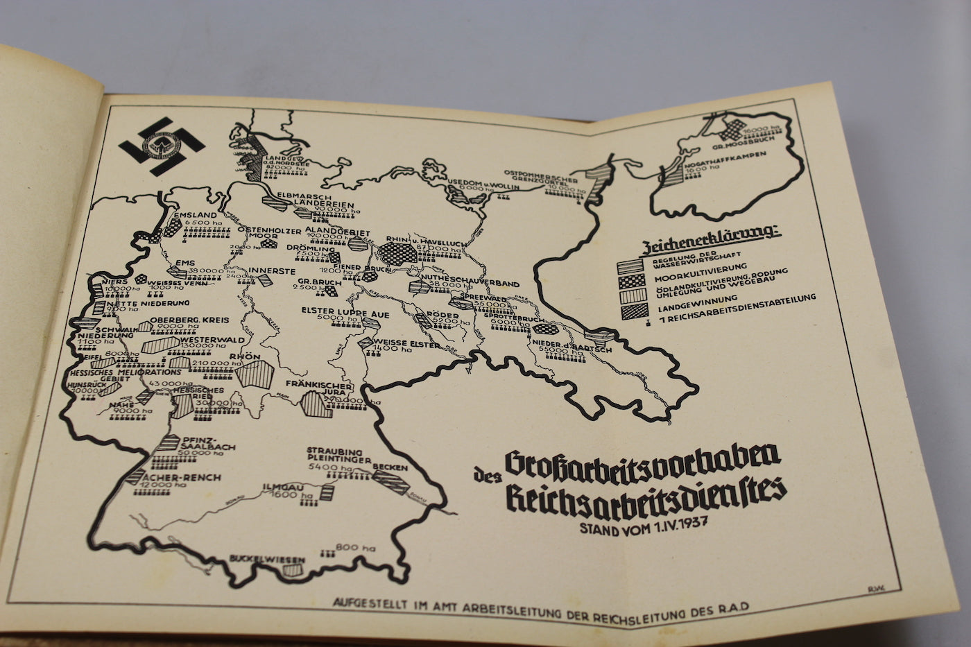 "Jahrbuch des Reichsarbeitsdienstes 1937/38"