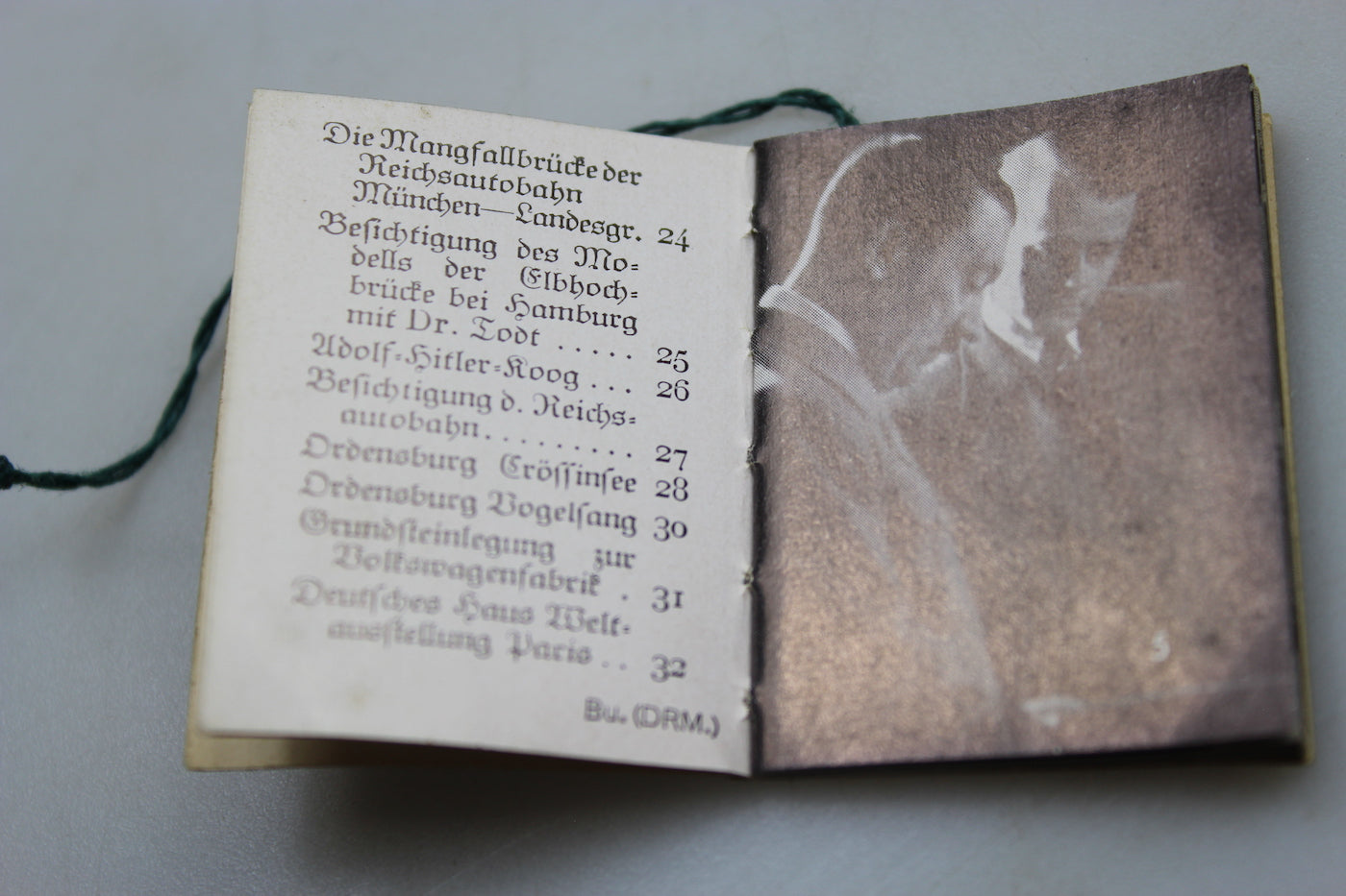 # 22 mimi libri serie WHW dedicate al Fuhrer Adolf Hitler