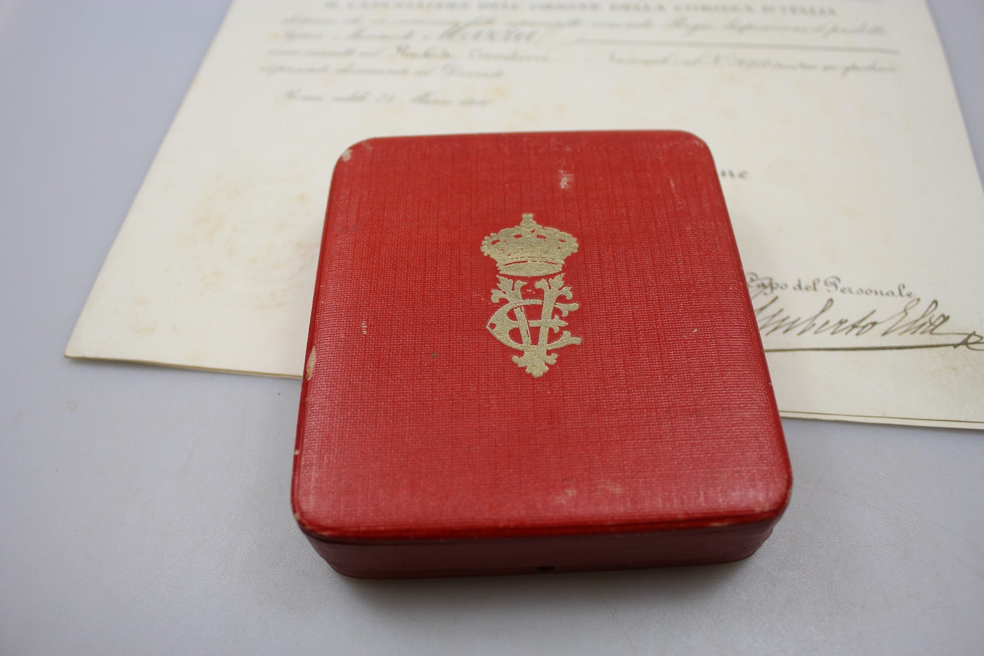 Croce di Cavaliere dell'Ordine della Corona d'Italia con scatola,attestato e mignon