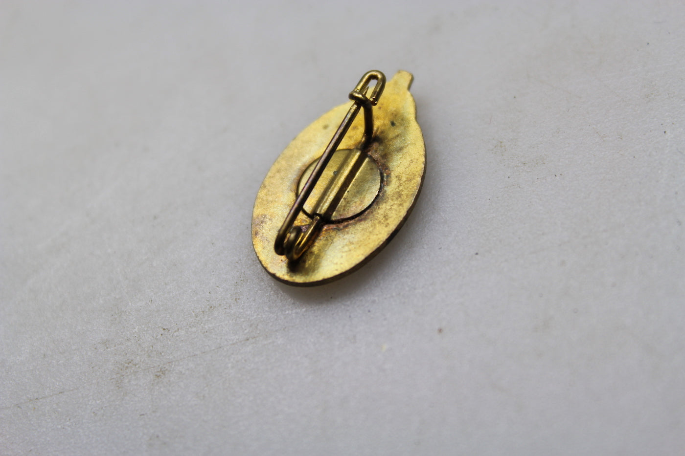 Pin smaltato femminile GIL