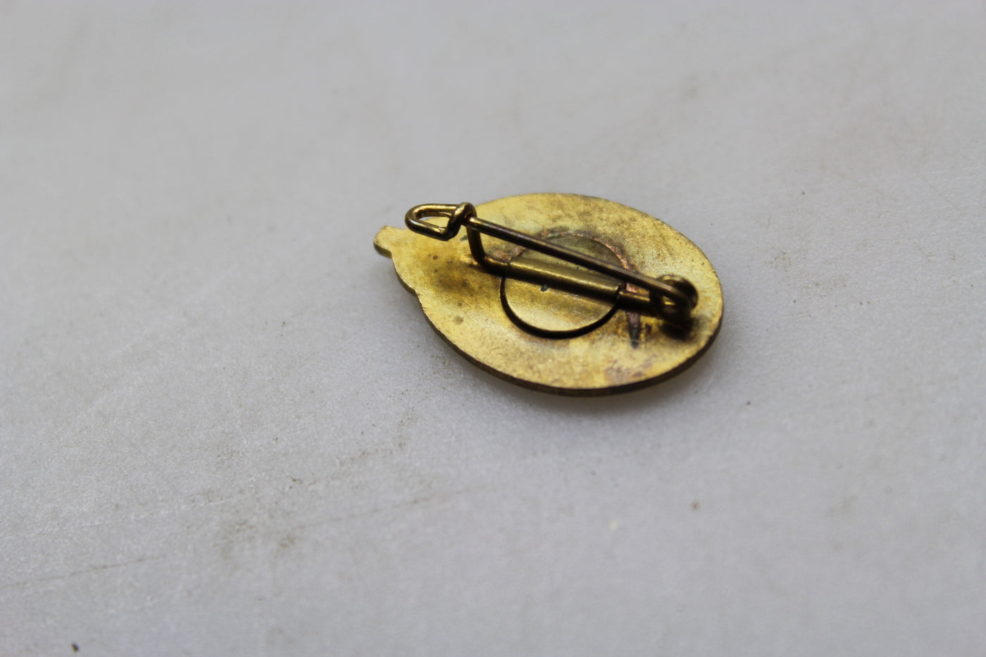 Pin smaltato femminile GIL