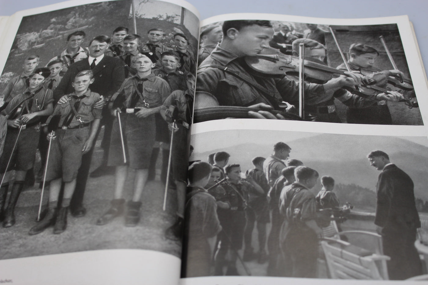 “Jugend um Hitler” – H.Hoffman