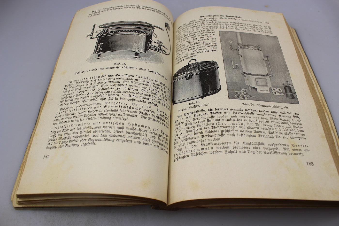 "Unterrichtsbuch fut Sanitats Unteroffizier und Mannschaften" 1939