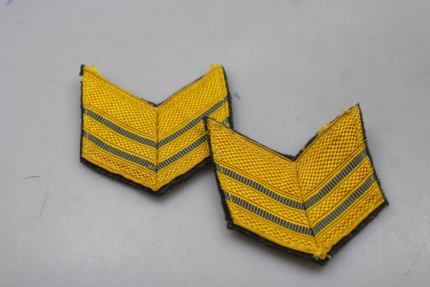 Coppia gradi Sergente Maggiore "ridotti" REI WW2