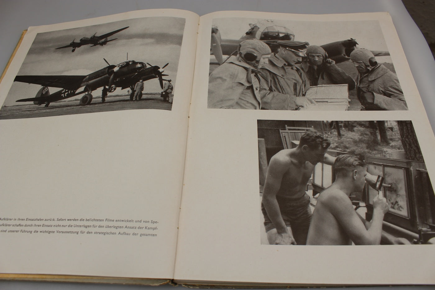 "Ein Fliegerkorps im Einstz Ost"  - Verlag F.Bruckmann - Munchen