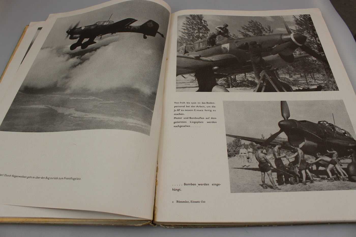 "Ein Fliegerkorps im Einstz Ost"  - Verlag F.Bruckmann - Munchen