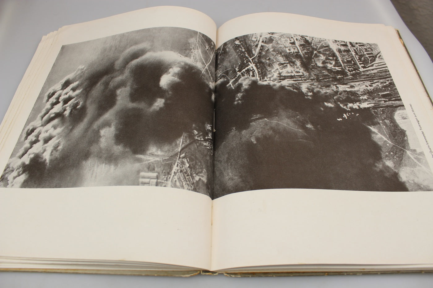 "Ein Fliegerkorps im Einstz Ost"  - Verlag F.Bruckmann - Munchen