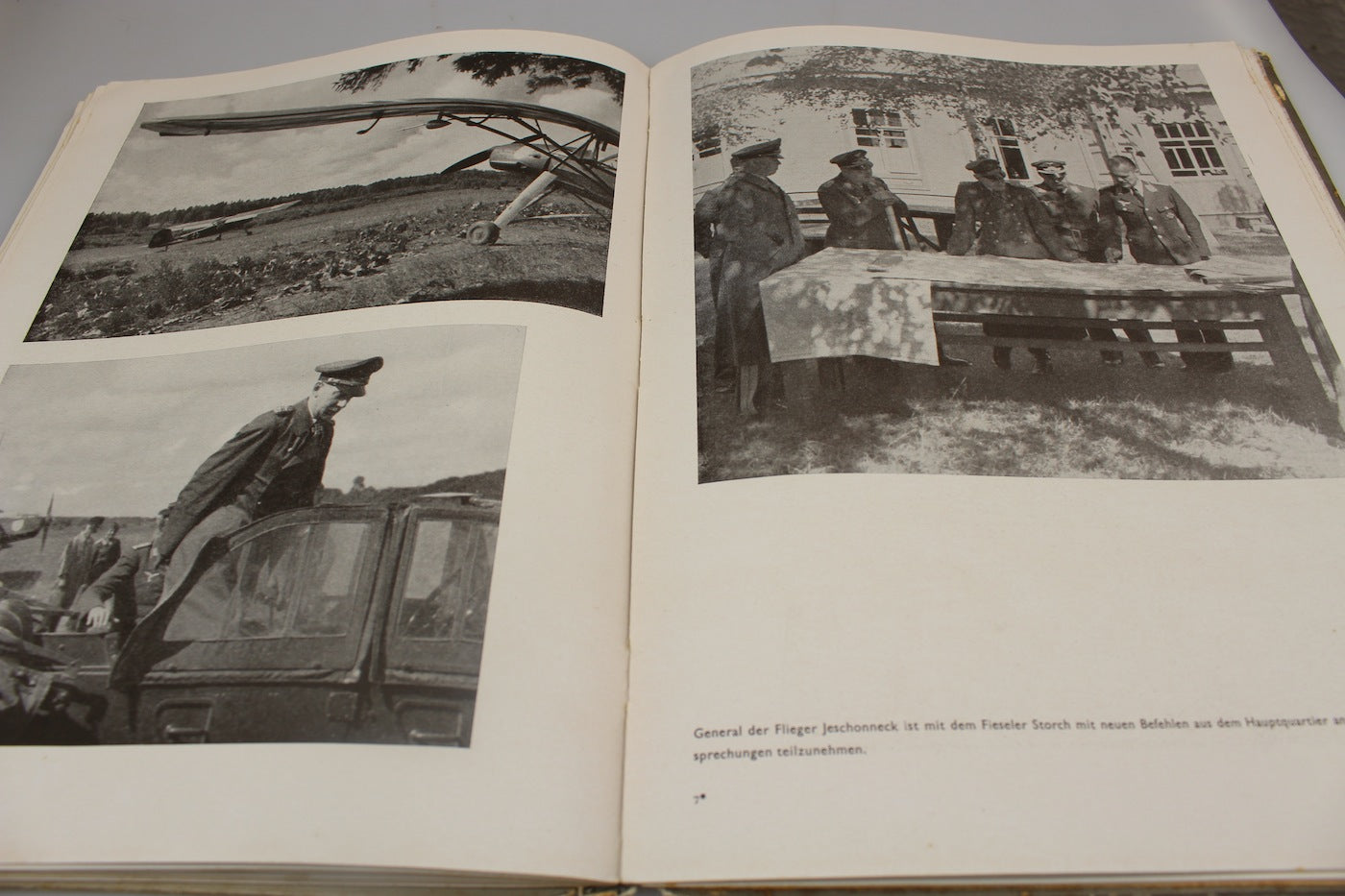 "Ein Fliegerkorps im Einstz Ost"  - Verlag F.Bruckmann - Munchen