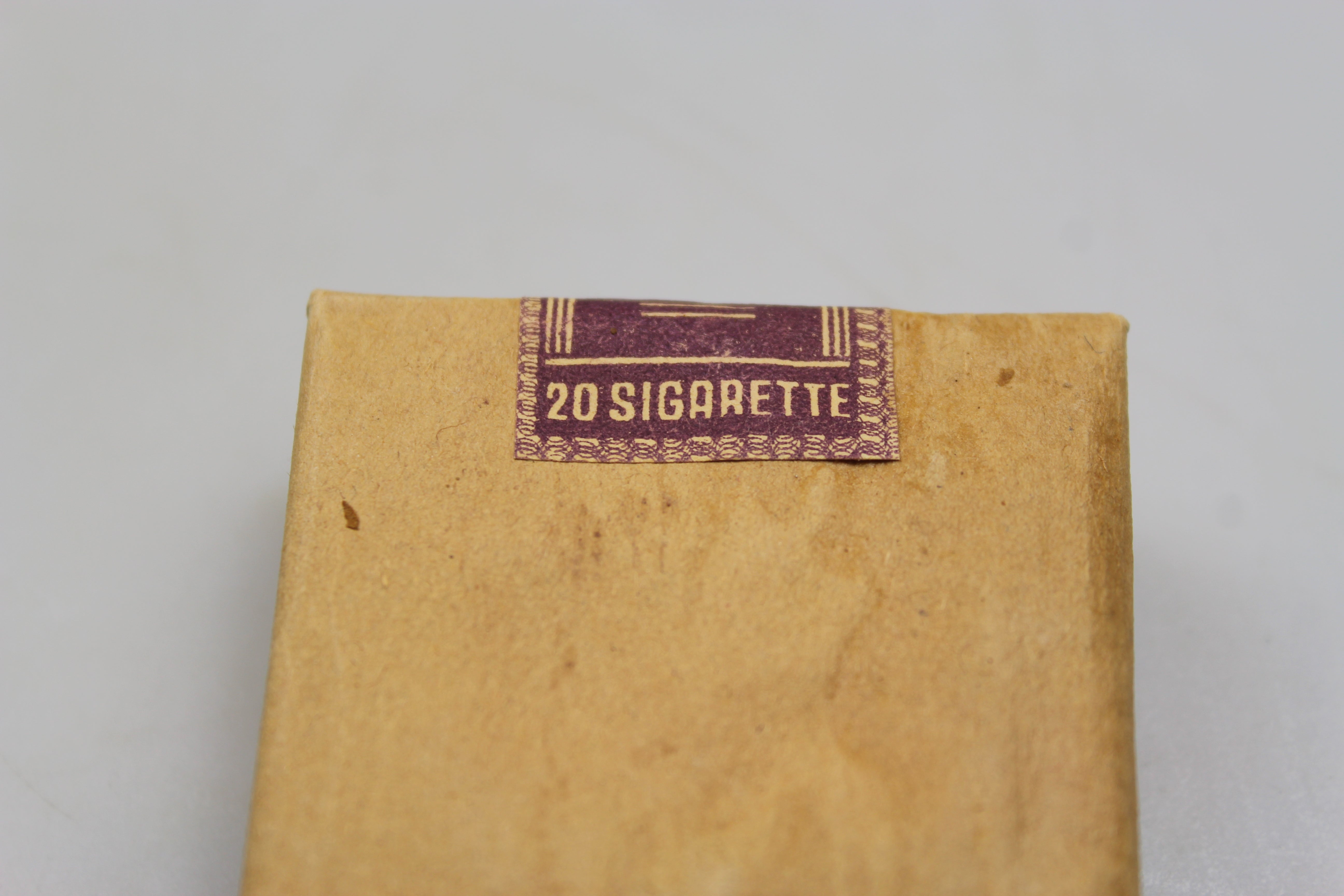 Pacchetto da 20 sigarette “Macedonia” anni 30/40′