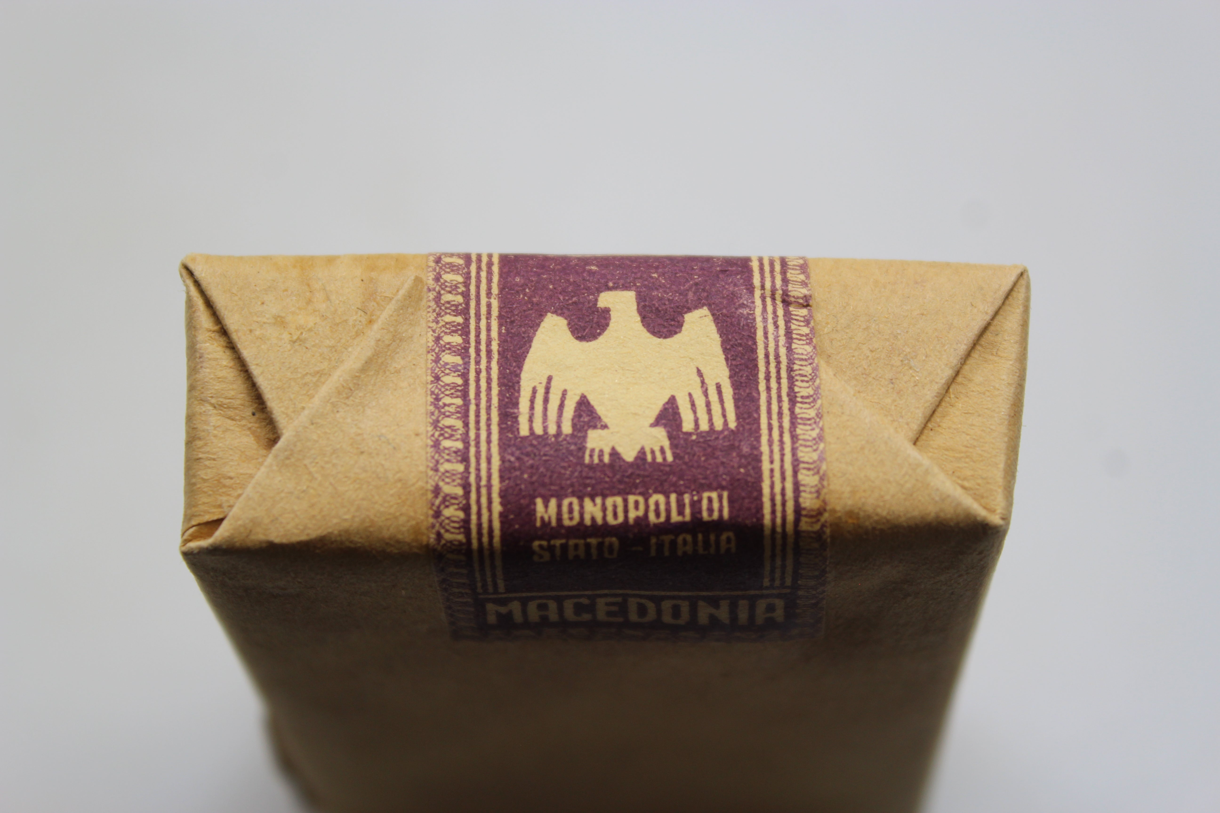 Pacchetto da 20 sigarette “Macedonia” anni 30/40′