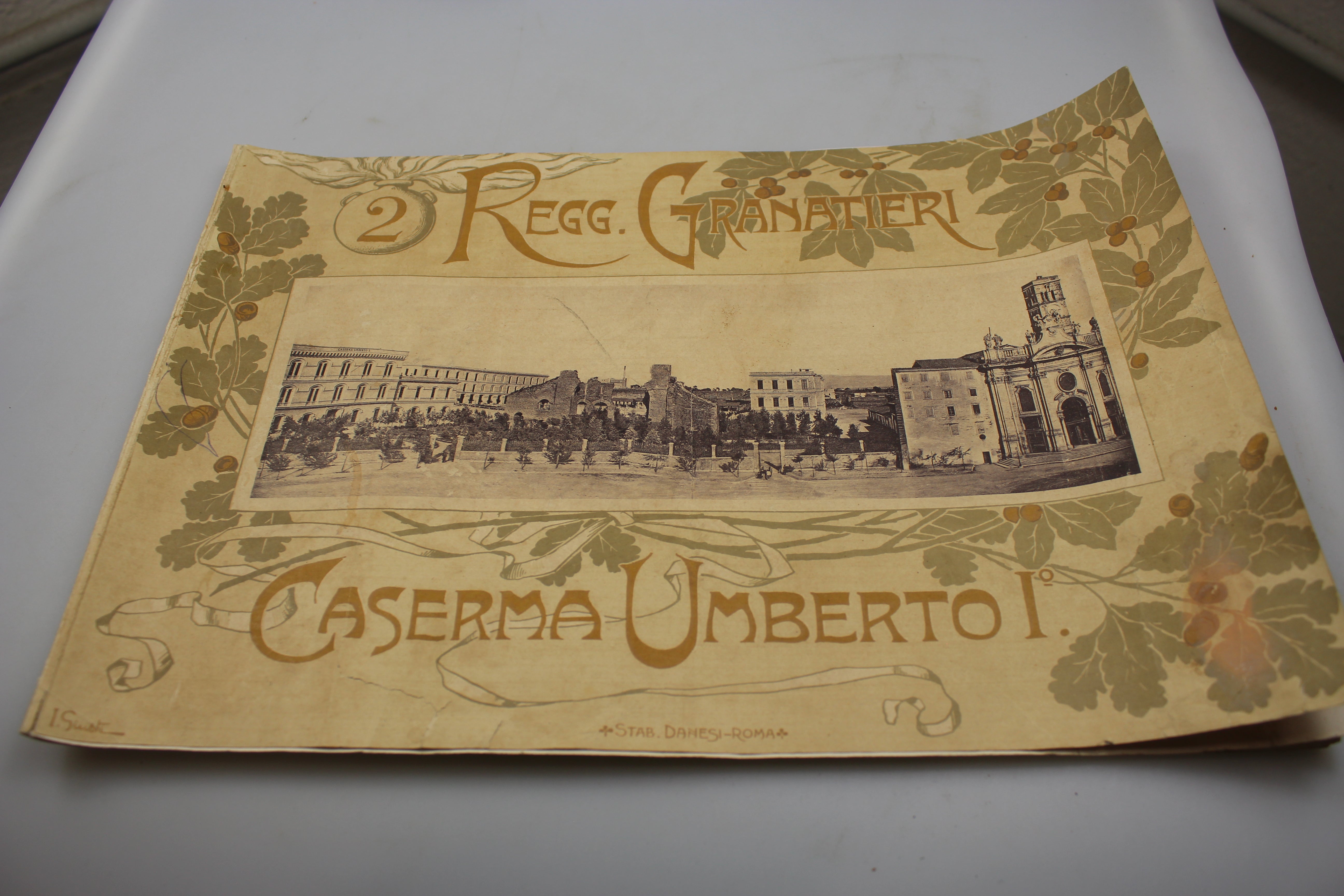 Brochure 2° Granatieri - Caserma Umberto ° anni 20/40'