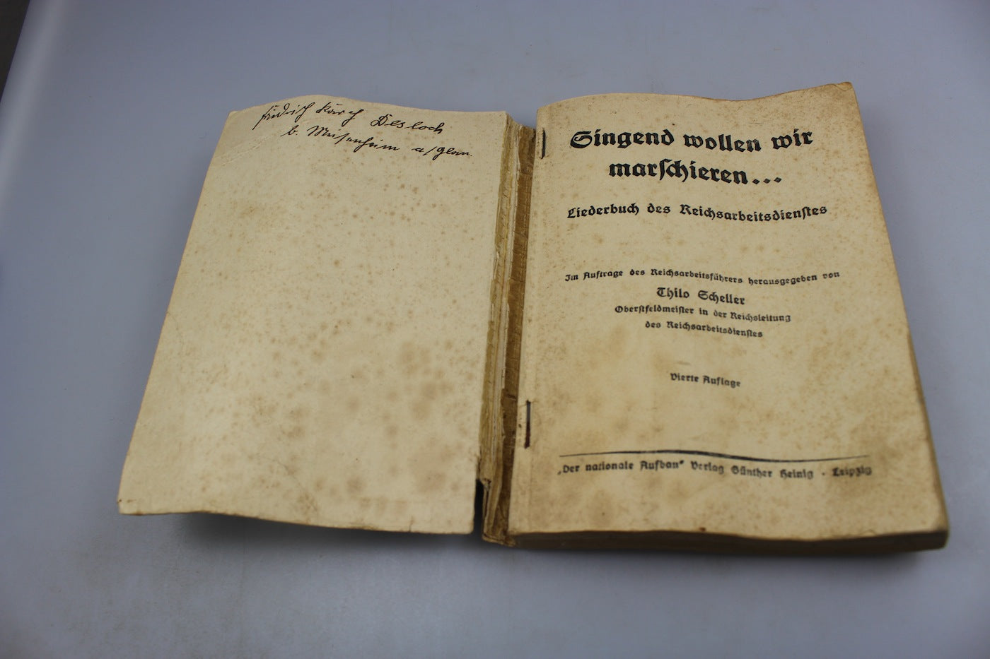“Singend Wollen wir Marschieren”