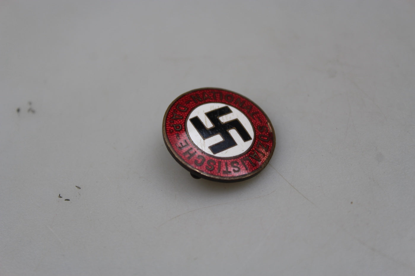 Pin smaltato iscritto NSDAP anni 30/40, foto 3