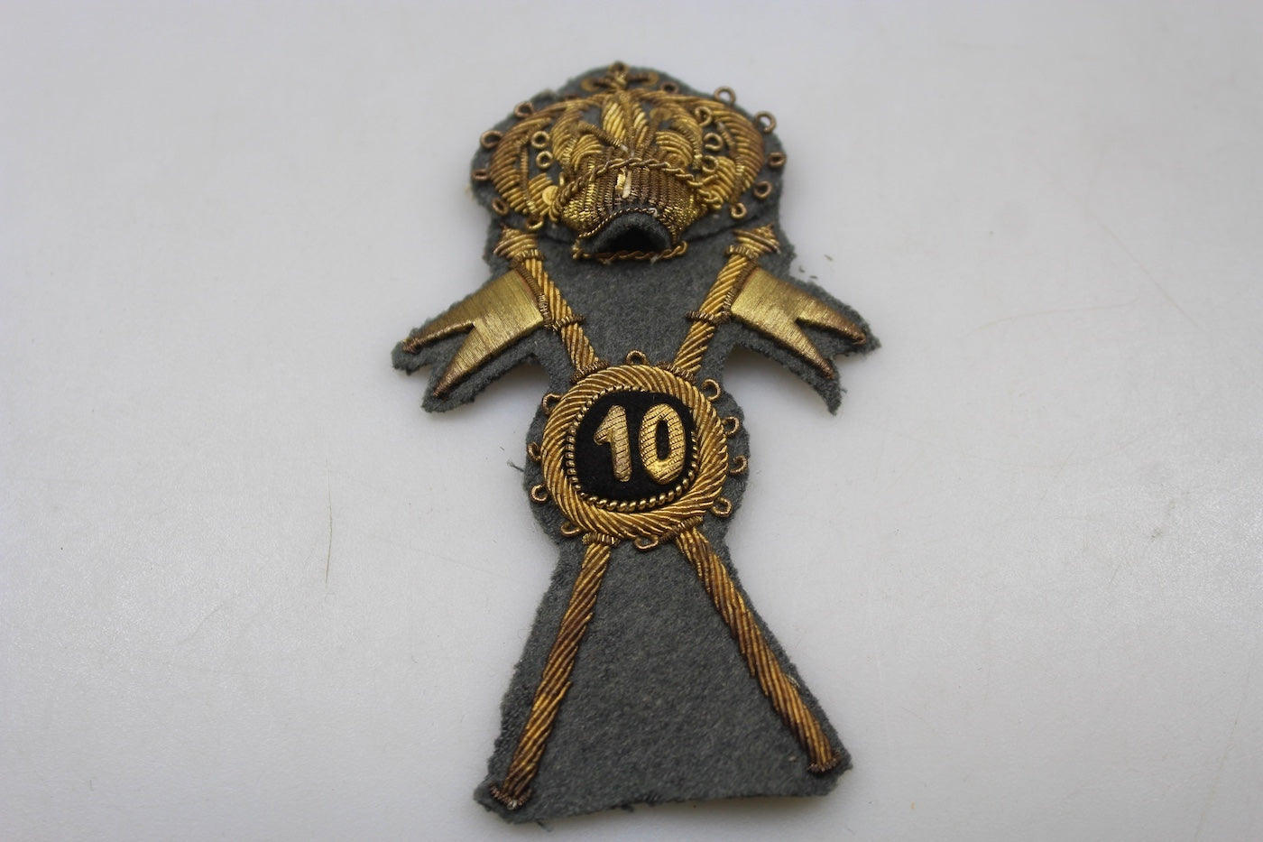 Fregio per berretto M.34 10° Lancieri "Vittorio Emanuele II°" anni 30/40