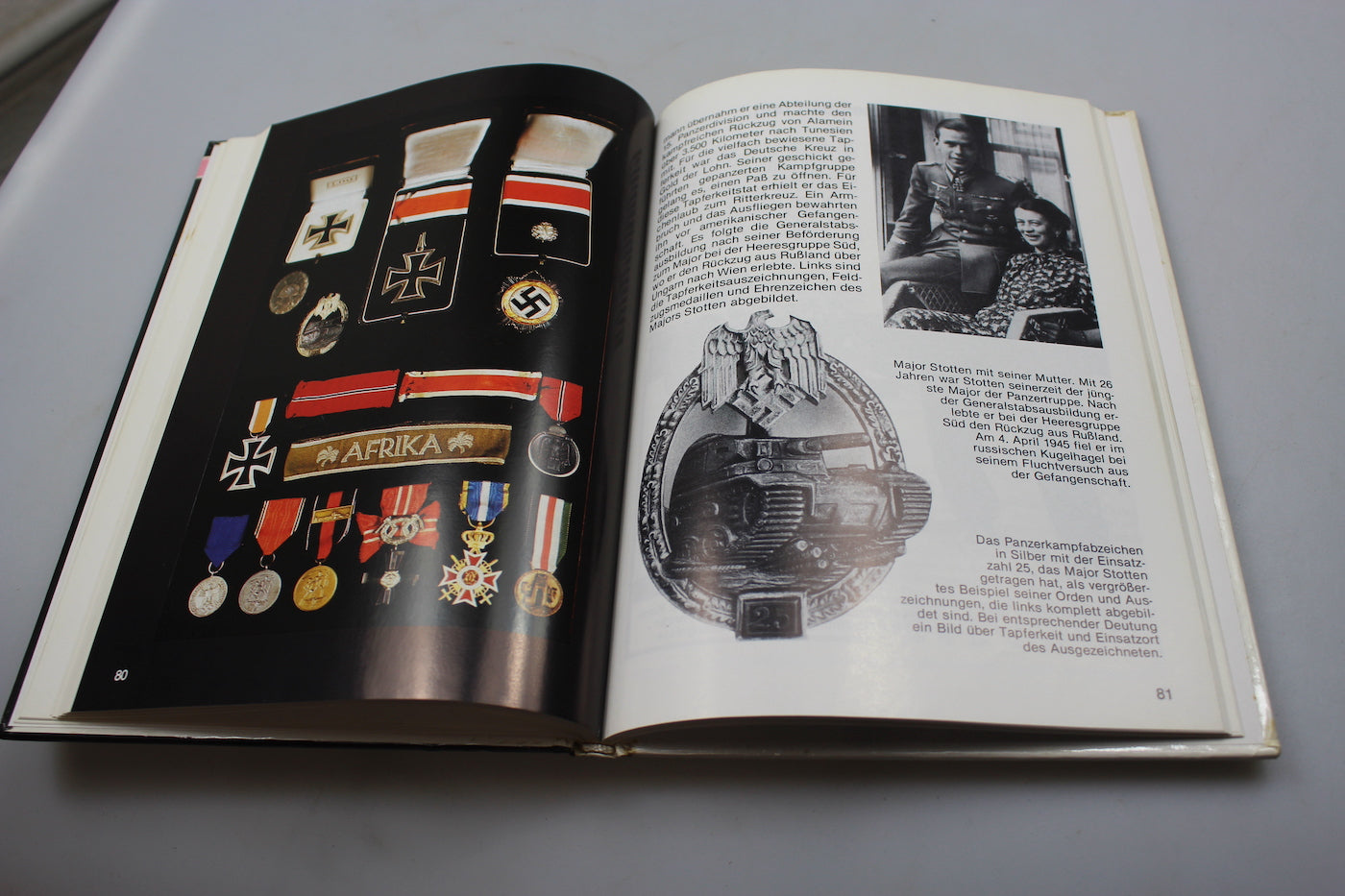 "Uniformen der Panzertruppe" Jorg.M.Hormann - 1989