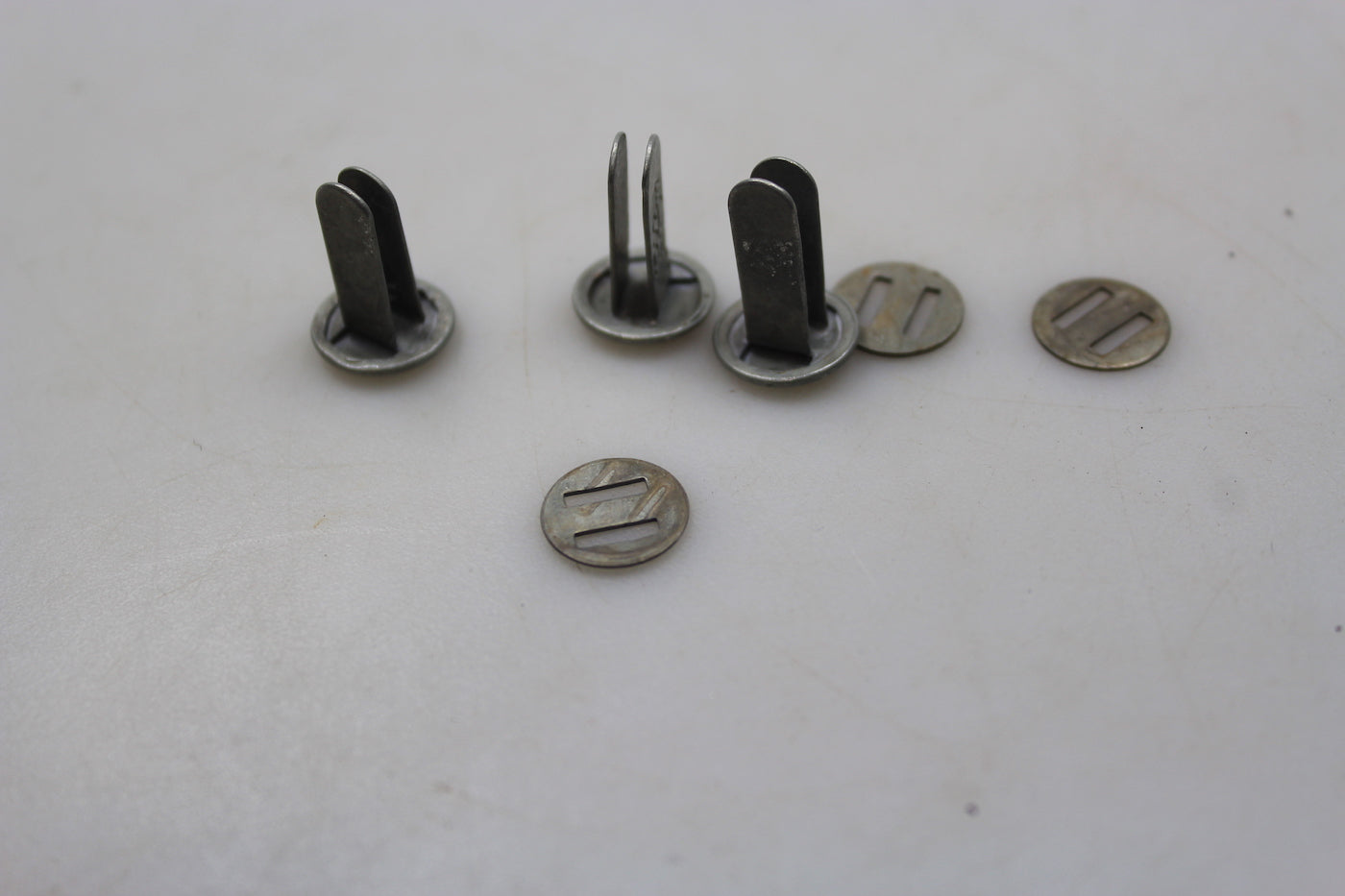 Repro set rivetti elmetto Tedesco WW 2