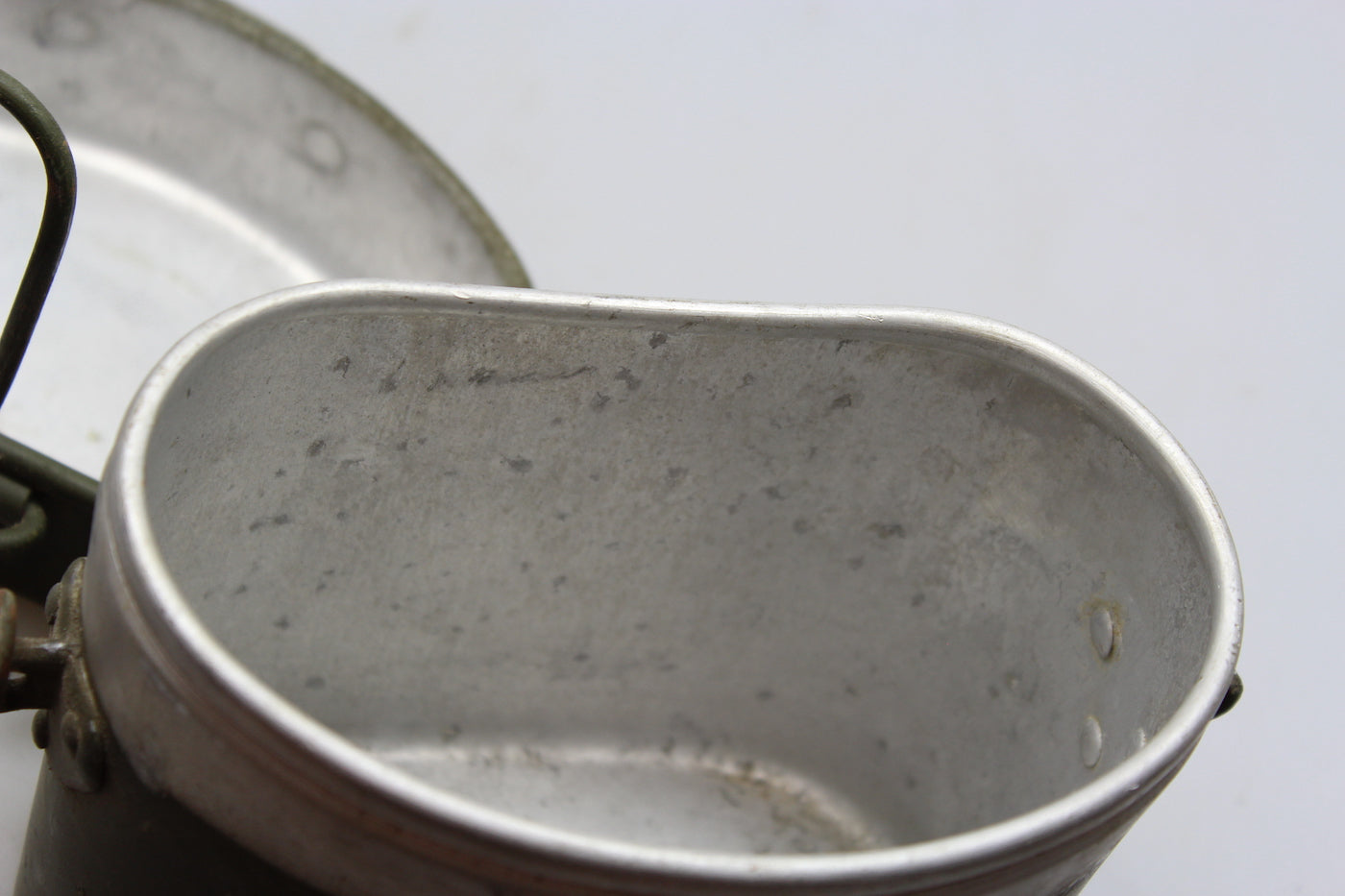 Gavetta tarda verniciata WW2