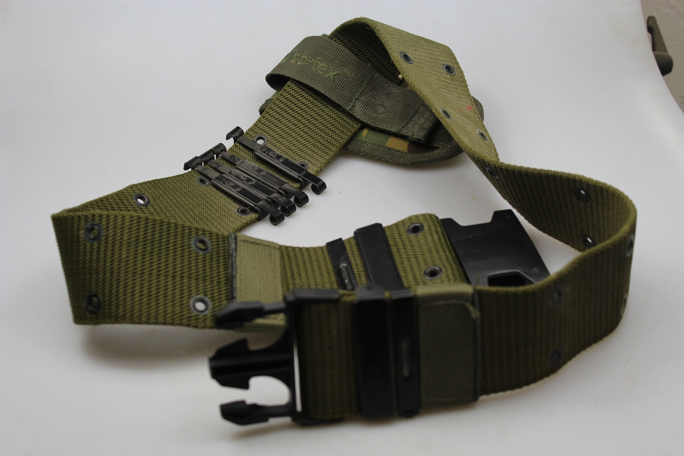 Cinturone tipo pistol belt moderno