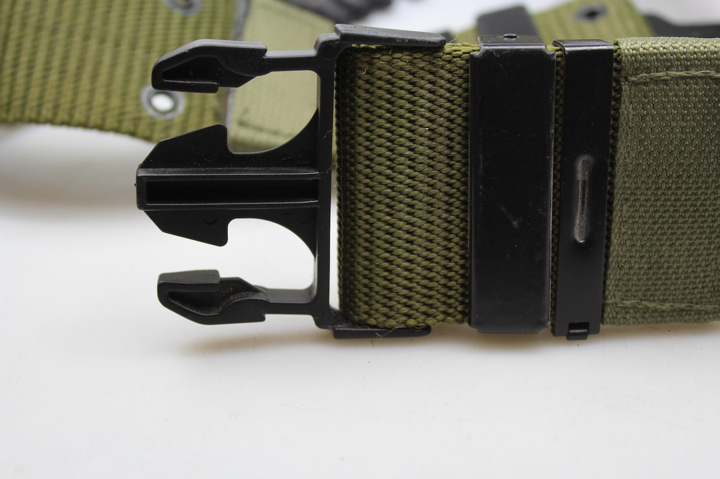 Cinturone tipo pistol belt moderno