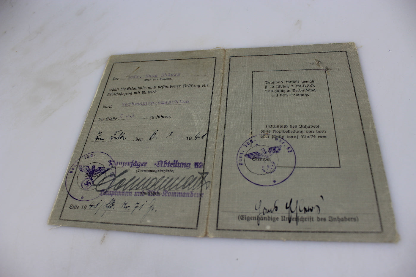 Arbeitsbuch, altri documenti e due foto unica persona