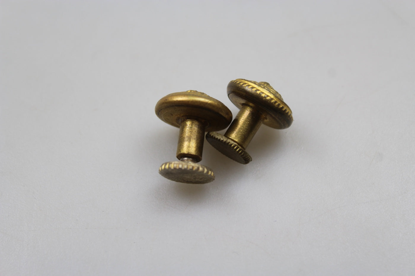 Bottoni a vite per spalline M.34 da Ufficiale REI