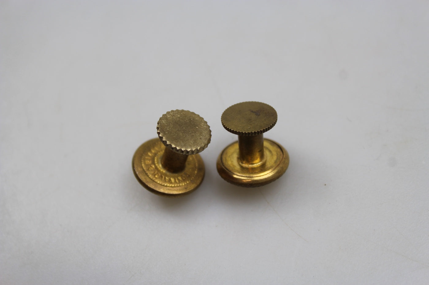 Coppia bottoni spalline Ufficiale REI WW2