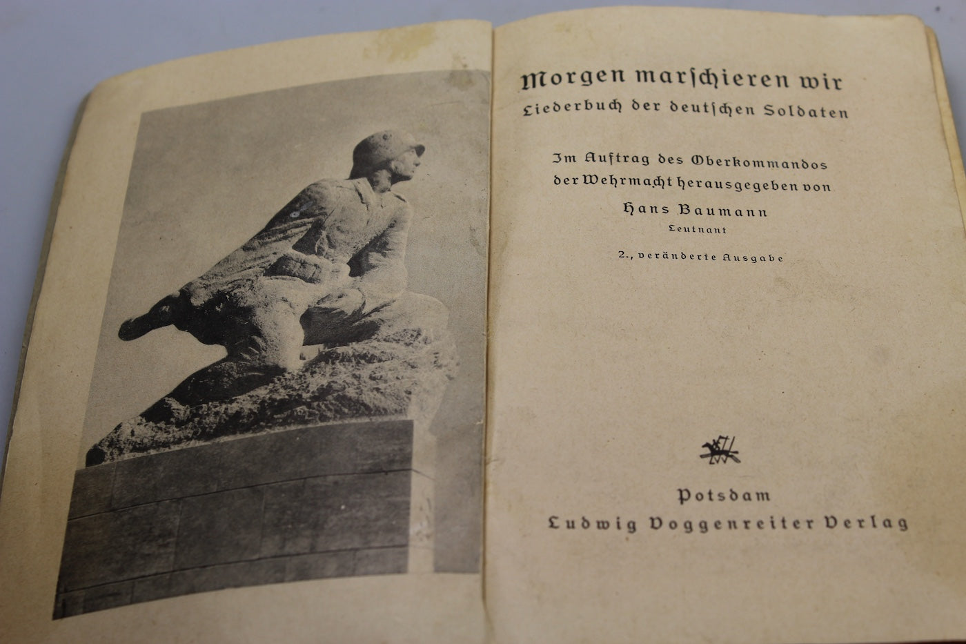 "Morgen marschieren Wir" - Liederbuch der deutschen Soldaten